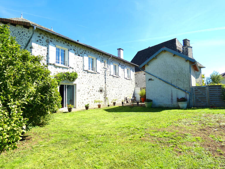Naucelles belle maison en pierre — photo 1