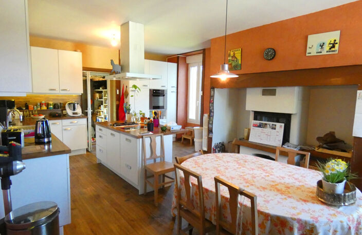 Naucelles belle maison en pierre — photo 3