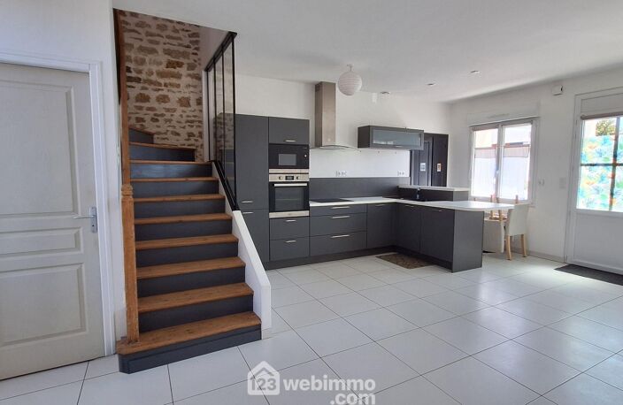 Maison - 68m² - Avrillé — photo 2