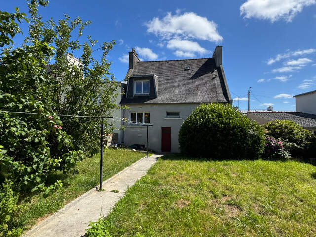 BREST-Rive gauche-A proximité de la Croix Rouge et du bourg de Lambézellec, — photo du bien