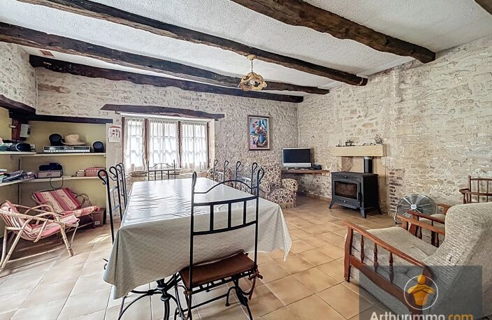 Charmante Maison en Pierre avec Jardin et Dépendances à Deux Pas du Centre-Ville de Buisson-de-Cadouin — photo 5