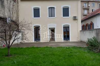 Maison 5 pièces 1050 €