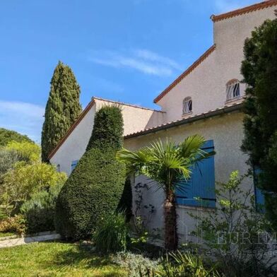 Maison 10 pièces 745200 €