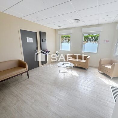 Commerce 10 pièces 752688 €