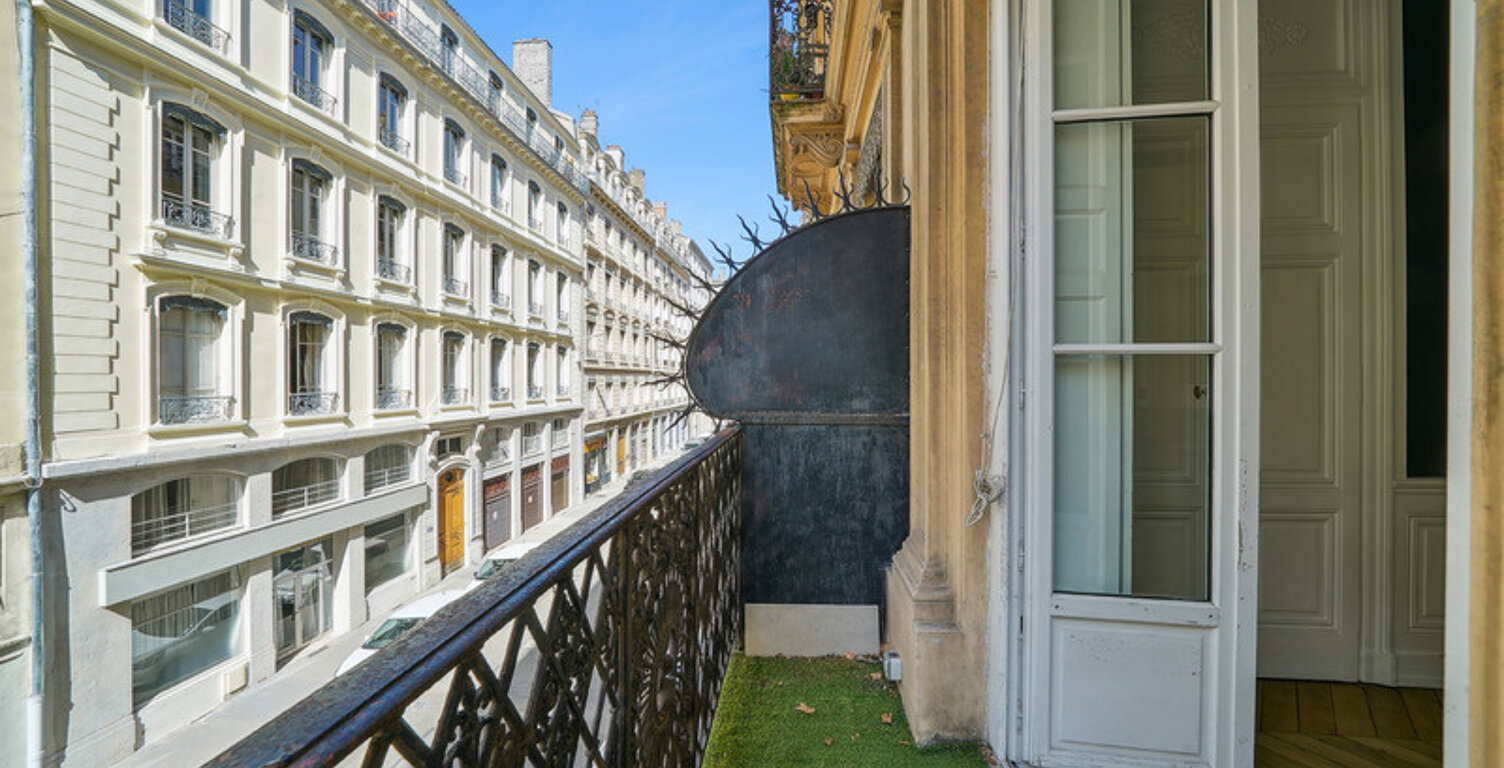 Lyon 6 - Place Maréchal Lyautey: Un appartement T2 entièreme — photo 1