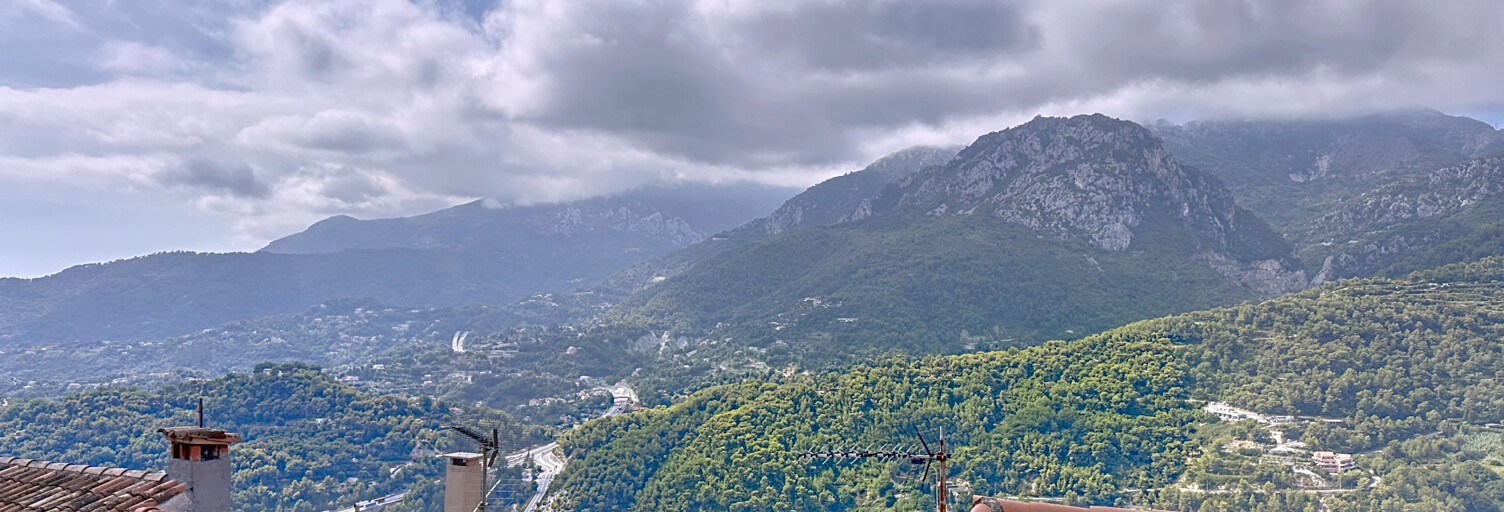 Appartement 5 Pièces 114 m² à vendre à Castellar (06500)