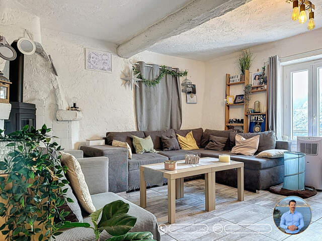 CASTELLAR VILLAGE - Maison de village 5P TRIPLEX traversant — photo du bien