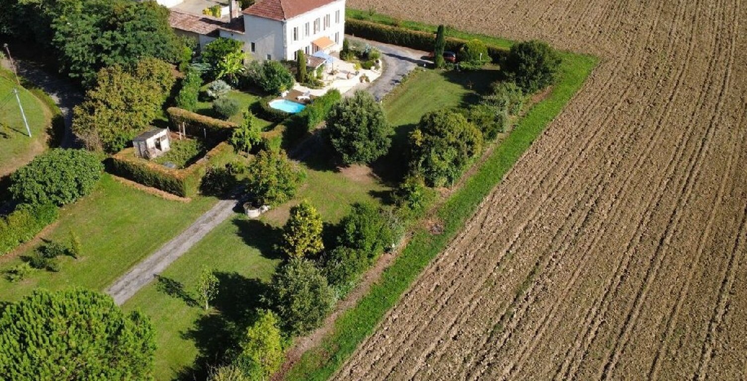 Maison 8 pièces 230 m&sup2; — photo 1