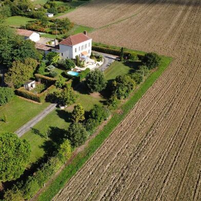 Maison 8 pièces 490350 €