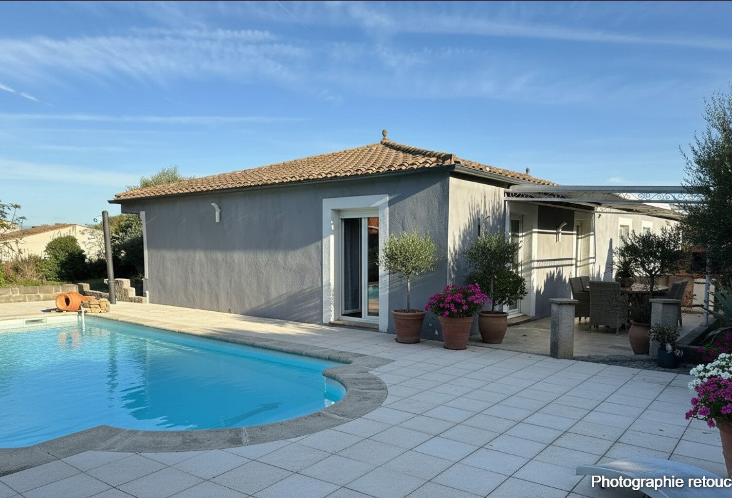 Villa — photo 1