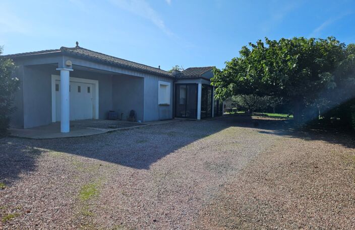 Villa — photo 3