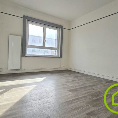 Appartement 3 pièces 155600 €