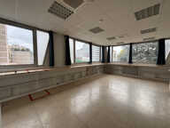 A louer Local Professionnel/Bureaux 87 m2 — photo 2