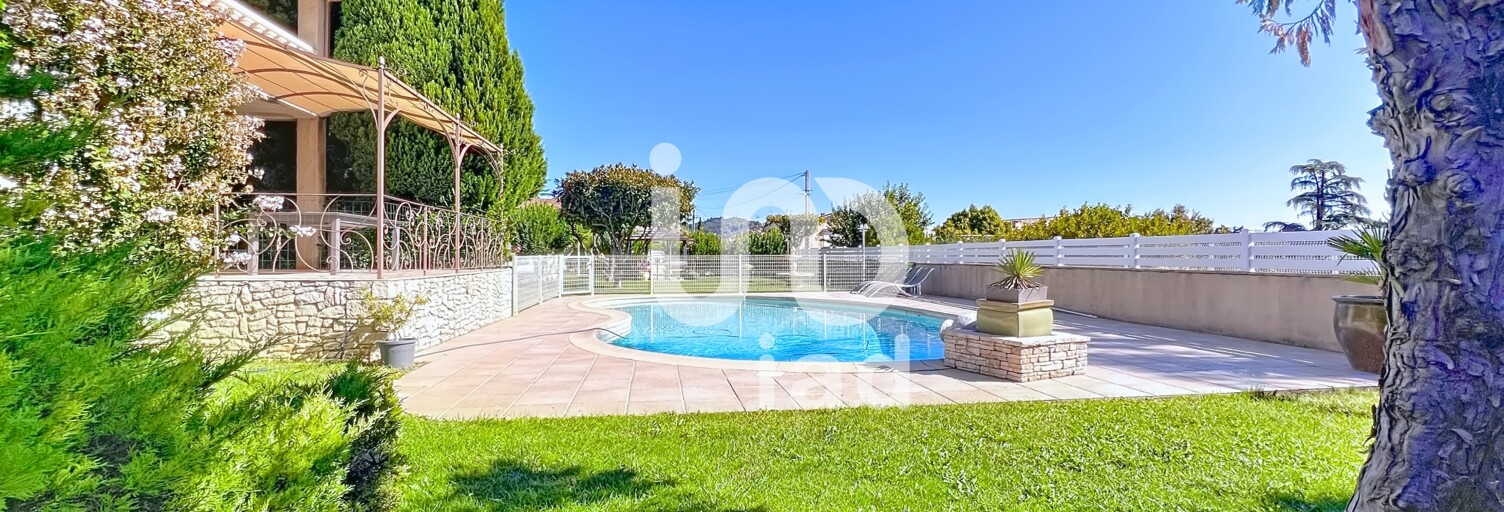 Maison 7 Pièces 182 m² à vendre à Volx (04130)