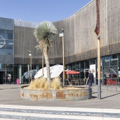 Commerce  215000 €