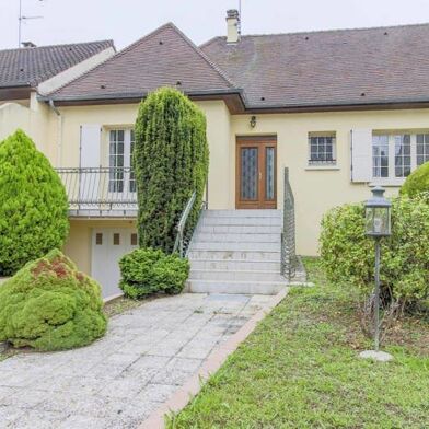 Maison 6 pièces 303688 €