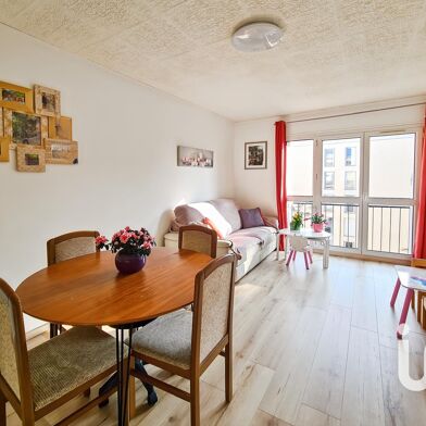 Appartement 4 pièces 180000 €