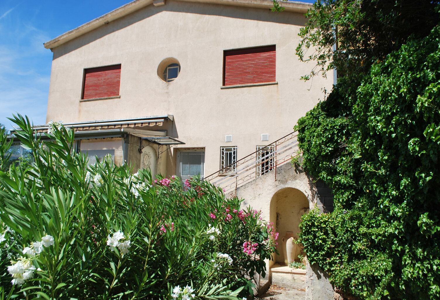 VILLA SALERNES — photo 1