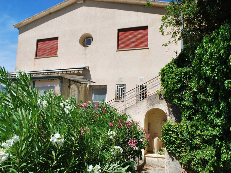 VILLA SALERNES — photo 1