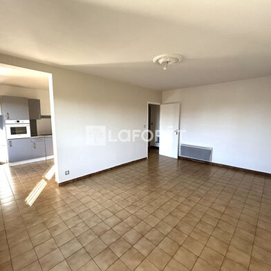 Appartement 3 pièces 811 €