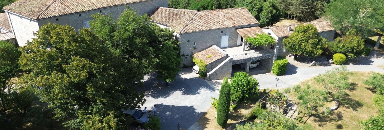 Maison 22 Pièces 340 m² à vendre à Saint-Alban-Auriolles (07120)