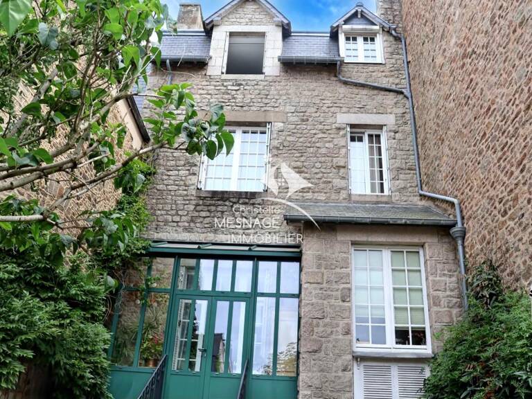 DINAN CENTRE VILLE HISTORIQUE - Maison de caractère de 236 m — photo 1