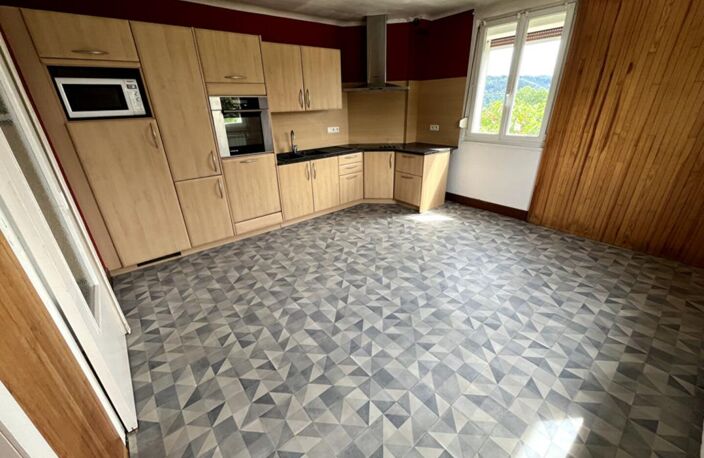MAISON DE 316,95 M2 9 PIECES SUR 5.52 ARES 149000 EUROS — photo 3