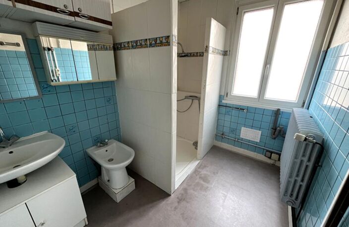 MAISON DE 316,95 M2 9 PIECES SUR 5.52 ARES 149000 EUROS — photo 5
