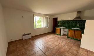 Maison 4 Pièces 80 m² à louer à La Tour-d'Aigues (84240)