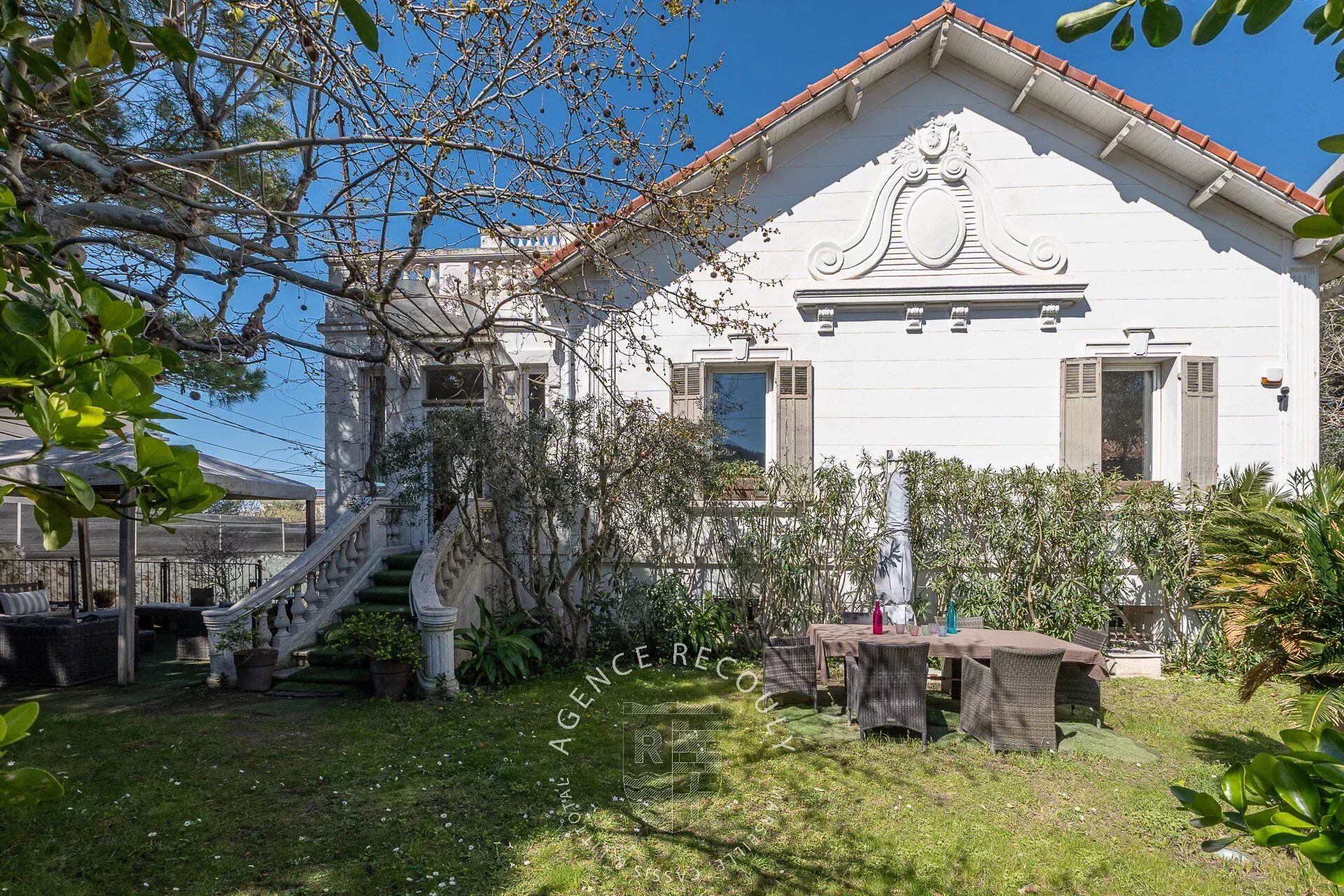 Villa / Maison  T9 à vendre Marseille 8eme 13008