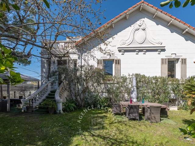 MAISON DE CHARME - PISCINE - POINTE ROUGE/PASTRÉ - 13008 MARSEIL — photo du bien