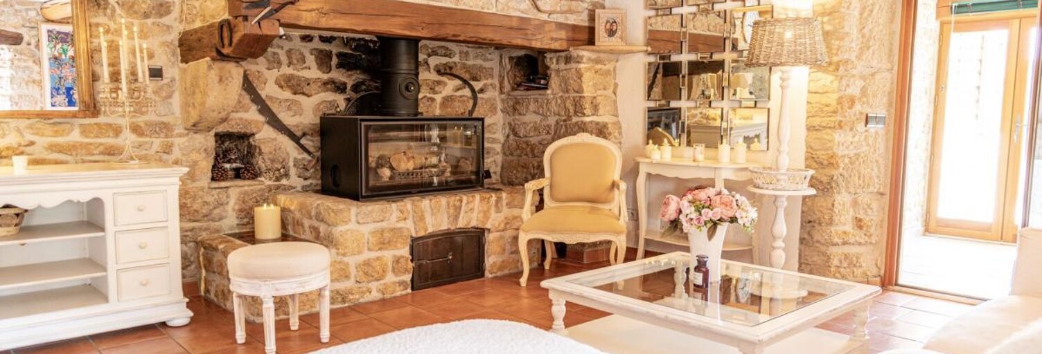 Maison 8 Pièces 257 m² à vendre à Barjac (48000)