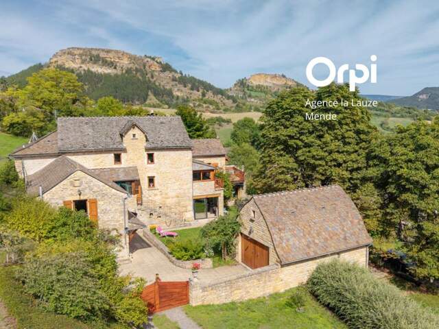 Mas rénové vue panoramique avec piscine — photo du bien