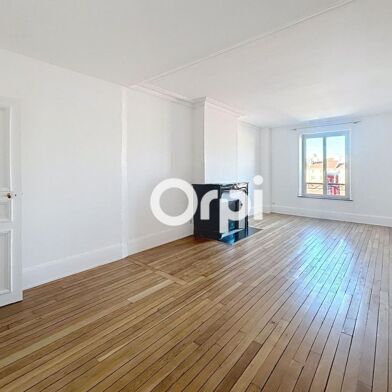 Appartement 3 pièces 880 €