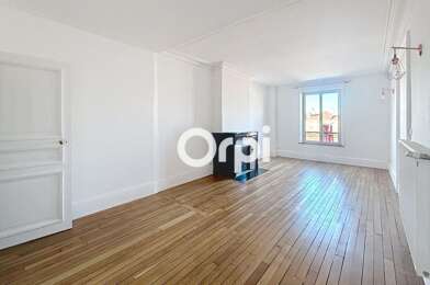 Appartement 3 pièces 880 €