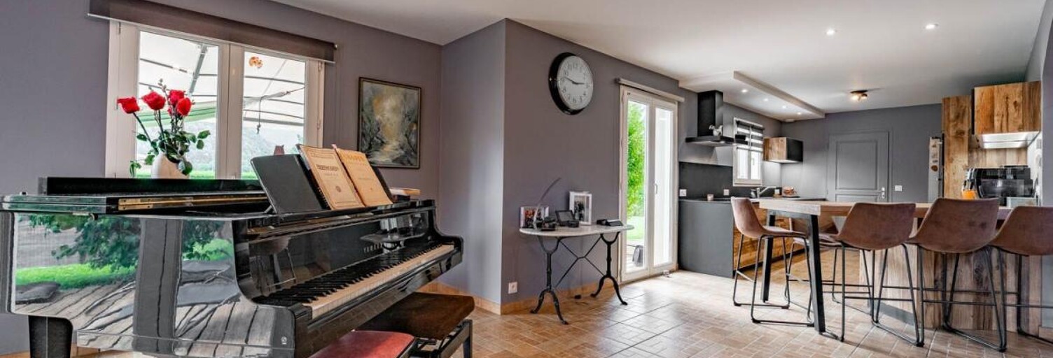 Maison 6 Pièces 175 m² à vendre à Lyaud (74200)