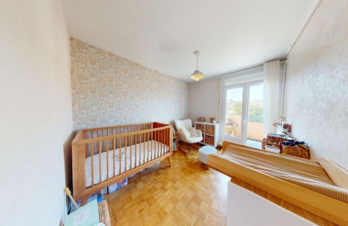Appartement À Vendre T4 d'env. 70 m² avec balcon et loggia, cave et garage — photo 4