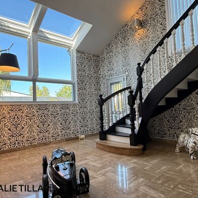 Maison 9 pièces 695000 €