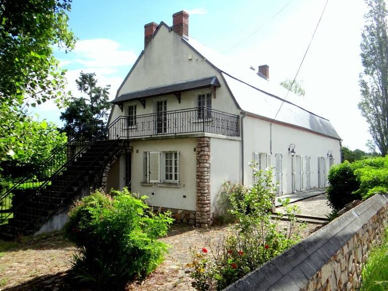 Dpt Allier (03), à vendre CHAMBLET maison 6 pièces , grenier aménageable , garage , cave ,sur 3090 m2 de terrain clos — photo 1