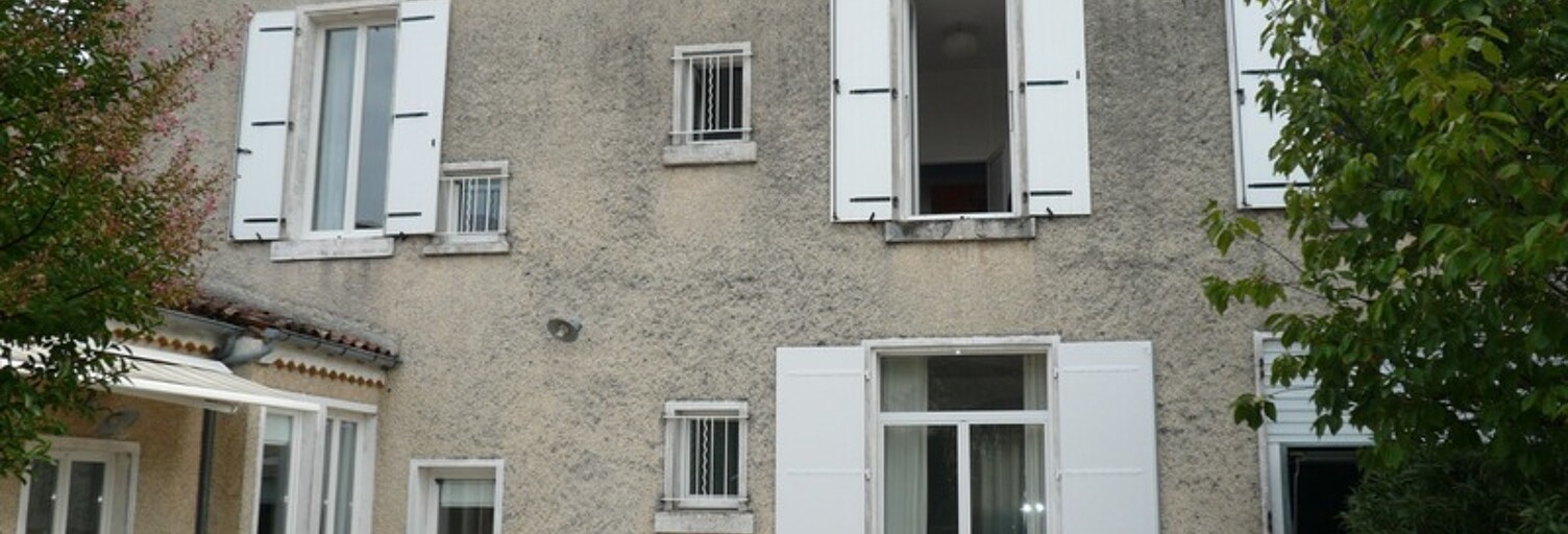 Maison 10 Pièces 231 m² à vendre à Cognac (16100)