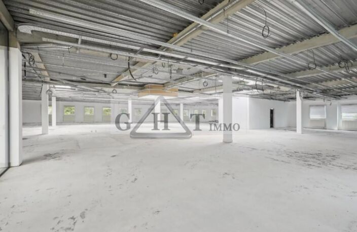 A LOUER - MARCOUSSIS - ENTREPOT BUREAUX DE 300 M² — photo 3
