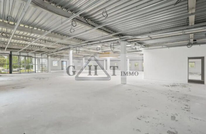 A LOUER - MARCOUSSIS - ENTREPOT BUREAUX DE 300 M² — photo 4