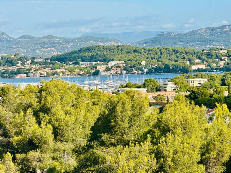 Appartement À Vendre T2 + Terrasse vue mer + 1 Place de parking privative Saint Mandrier sur Mer — photo 1