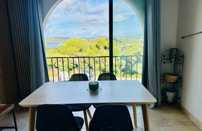 Appartement À Vendre T2 + Terrasse vue mer + 1 Place de parking privative Saint Mandrier sur Mer — photo 3