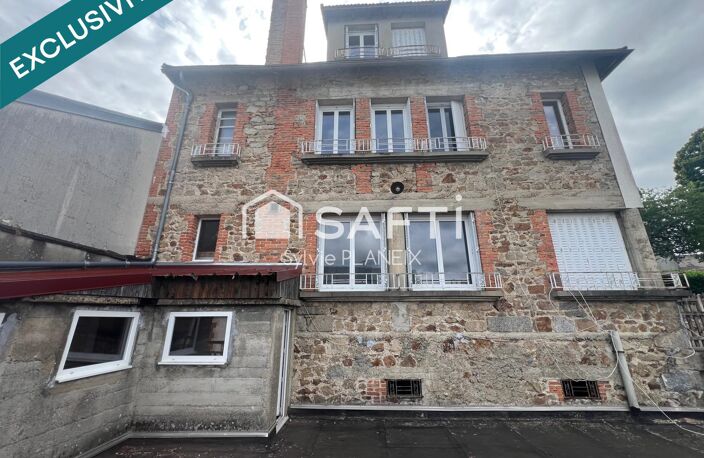 À découvrir cet Immeuble avec local commercial en rdc et 2 appartements sur 3 étages. — photo 2