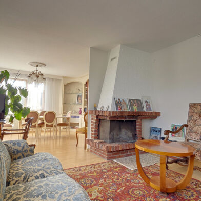 Maison 8 pièces 401700 €