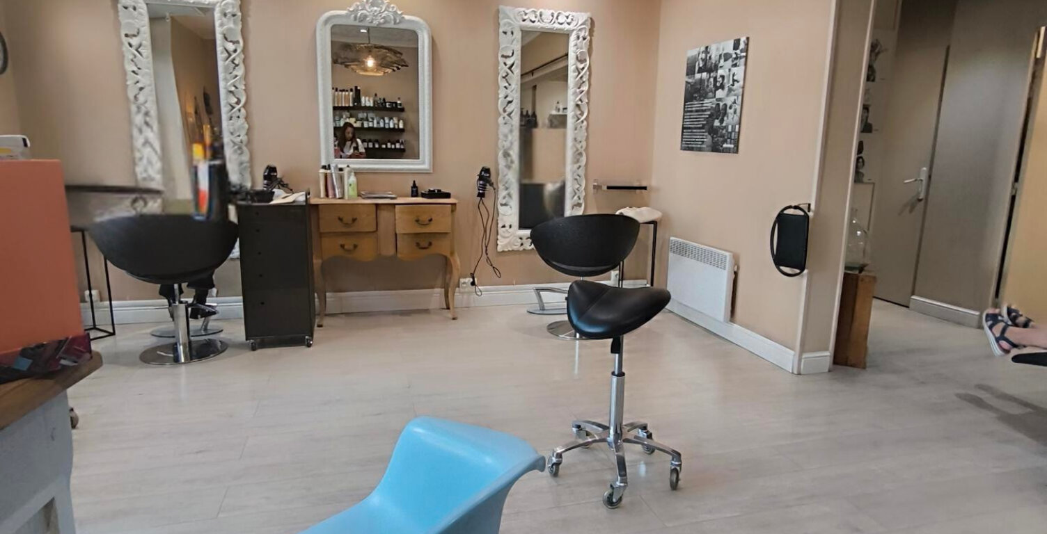 « Salon de coiffure clé en main   Quartier prisé du Champs-d — photo 1