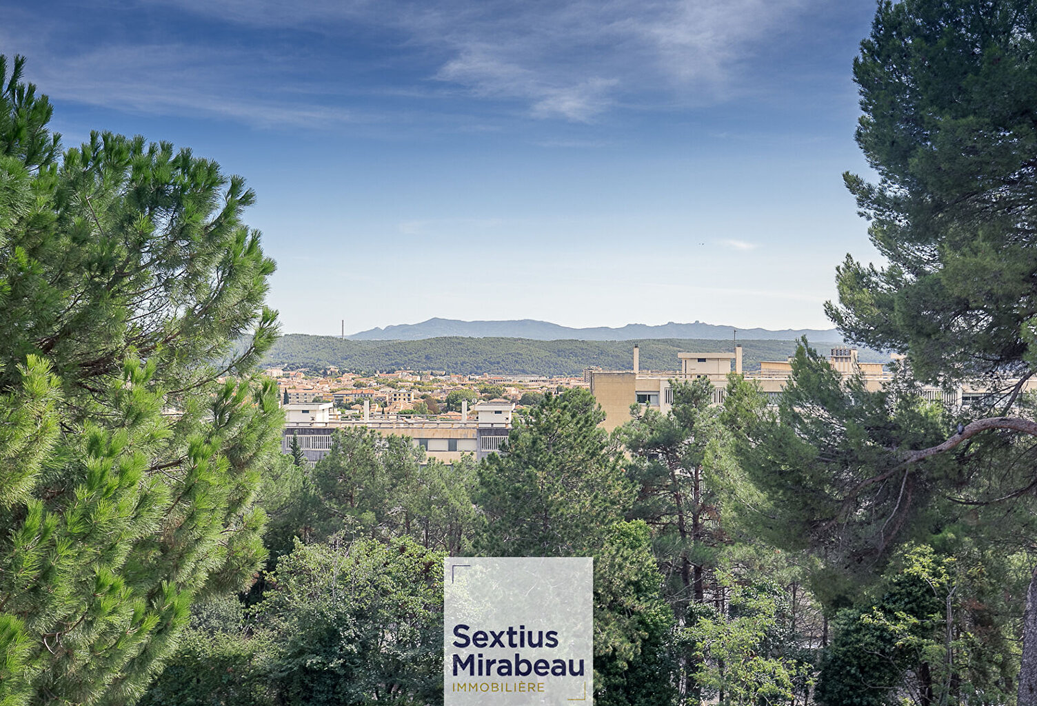 AIX-EN-PROVENCE - Appartement rénové avec ascenseur et terrasse — photo 1
