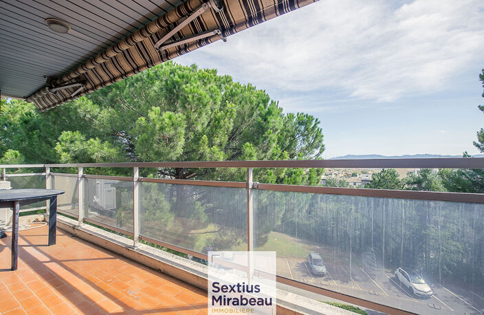 AIX-EN-PROVENCE - Appartement rénové avec ascenseur et terrasse — photo 4
