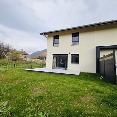 Maison 4 pièces 432000 €